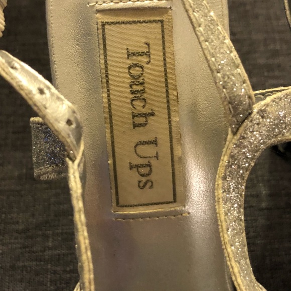 Silver heels size 7 - Picture 2 of 7